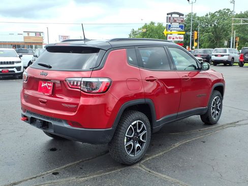 New 2026 Jeep Compass Trailhawk w/ Trailer Tow Group AWD/4WD image 2