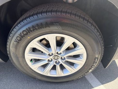 Certified 2026 Toyota Grand Highlander XLE FWD image 17