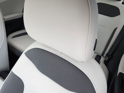 New 2026 Volkswagen Taos SE AWD/4WD image 6