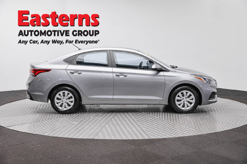 Used 2021 Hyundai Accent SE FWD image 5