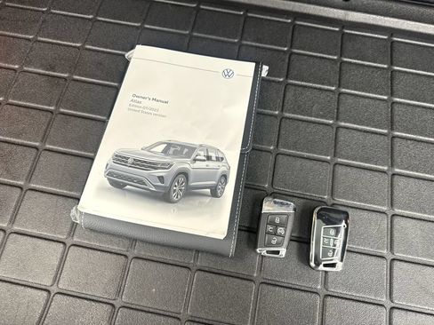 Used 2023 Volkswagen Atlas SEL R-Line AWD/4WD image 81