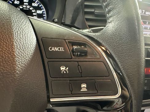 Used 2019 Mitsubishi Outlander SEL AWD/4WD image 34