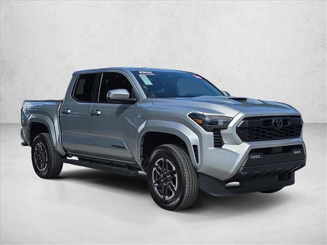 Used 2025 Toyota Tacoma TRD Sport AWD/4WD image 3