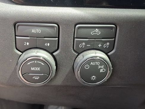 Used 2026 Chevrolet Silverado 1500 LT AWD/4WD image 14