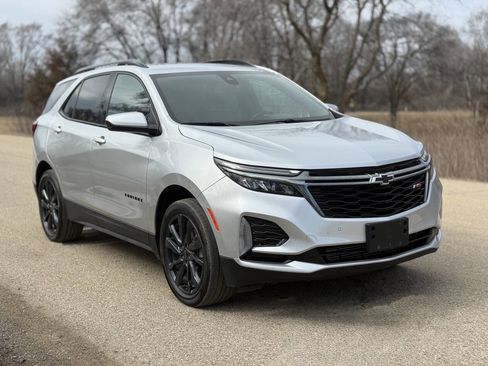 Used 2022 Chevrolet Equinox RS image 3