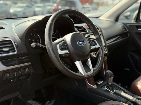 Used 2017 Subaru Forester 2.5i Touring AWD/4WD image 32