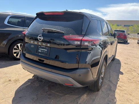 Used 2023 Nissan Rogue S FWD image 4