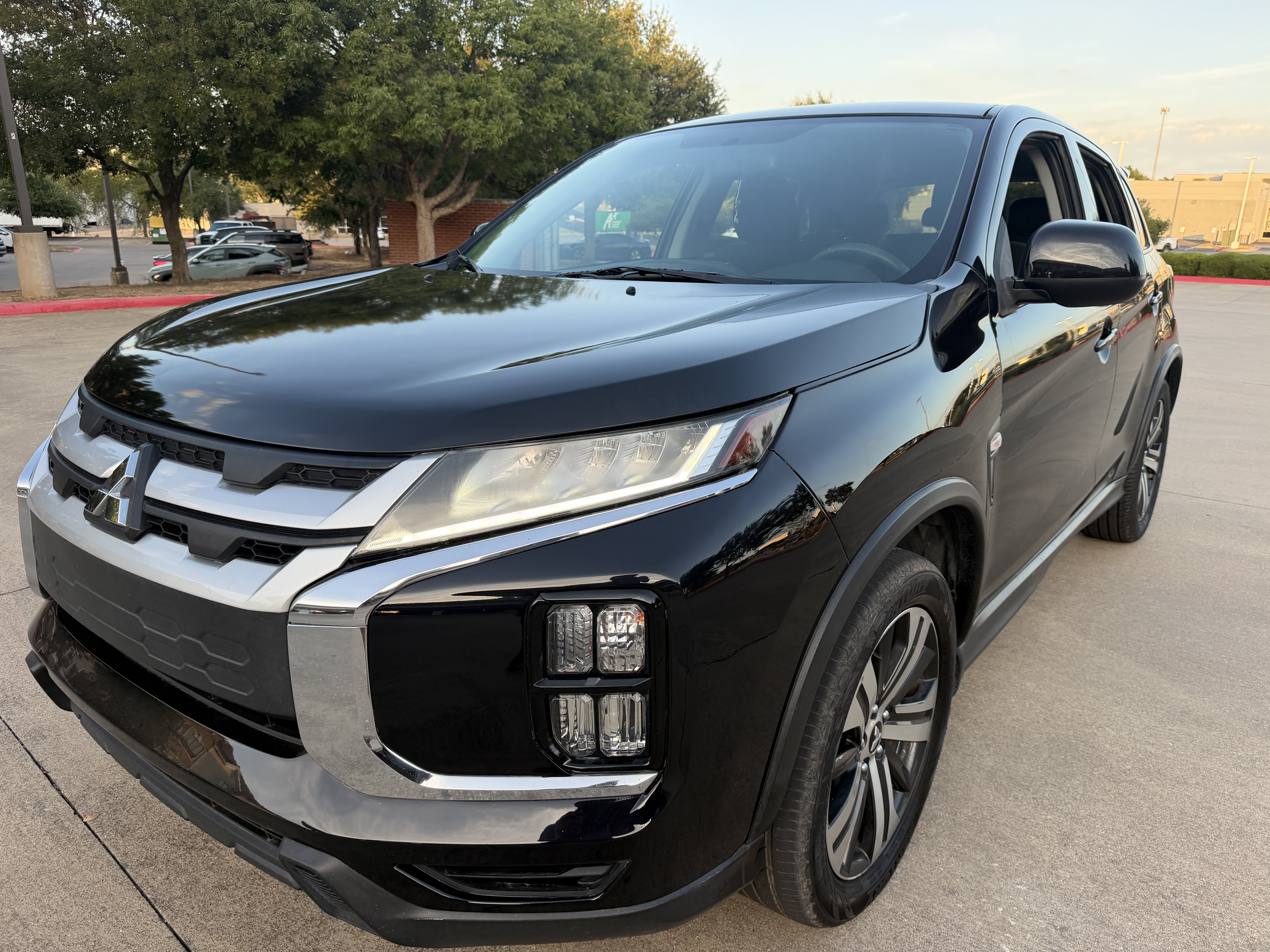 Used 2020 Mitsubishi Outlander Sport ES FWD image 3