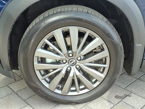 Certified 2025 Nissan Pathfinder SL w/ SL Premium Package image 10