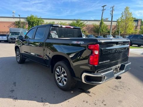 Used 2024 Chevrolet Silverado 1500 LT AWD/4WD image 7