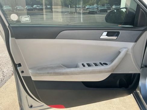 Used 2016 Hyundai Sonata SE FWD image 14