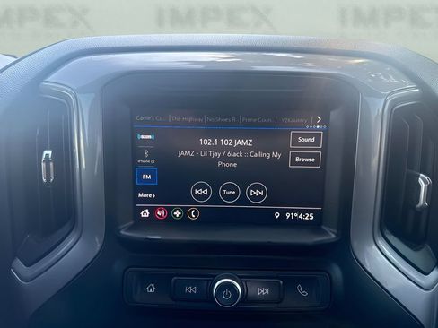 Used 2021 Chevrolet Silverado 2500 Custom w/ Custom Value Package AWD/4WD image 17