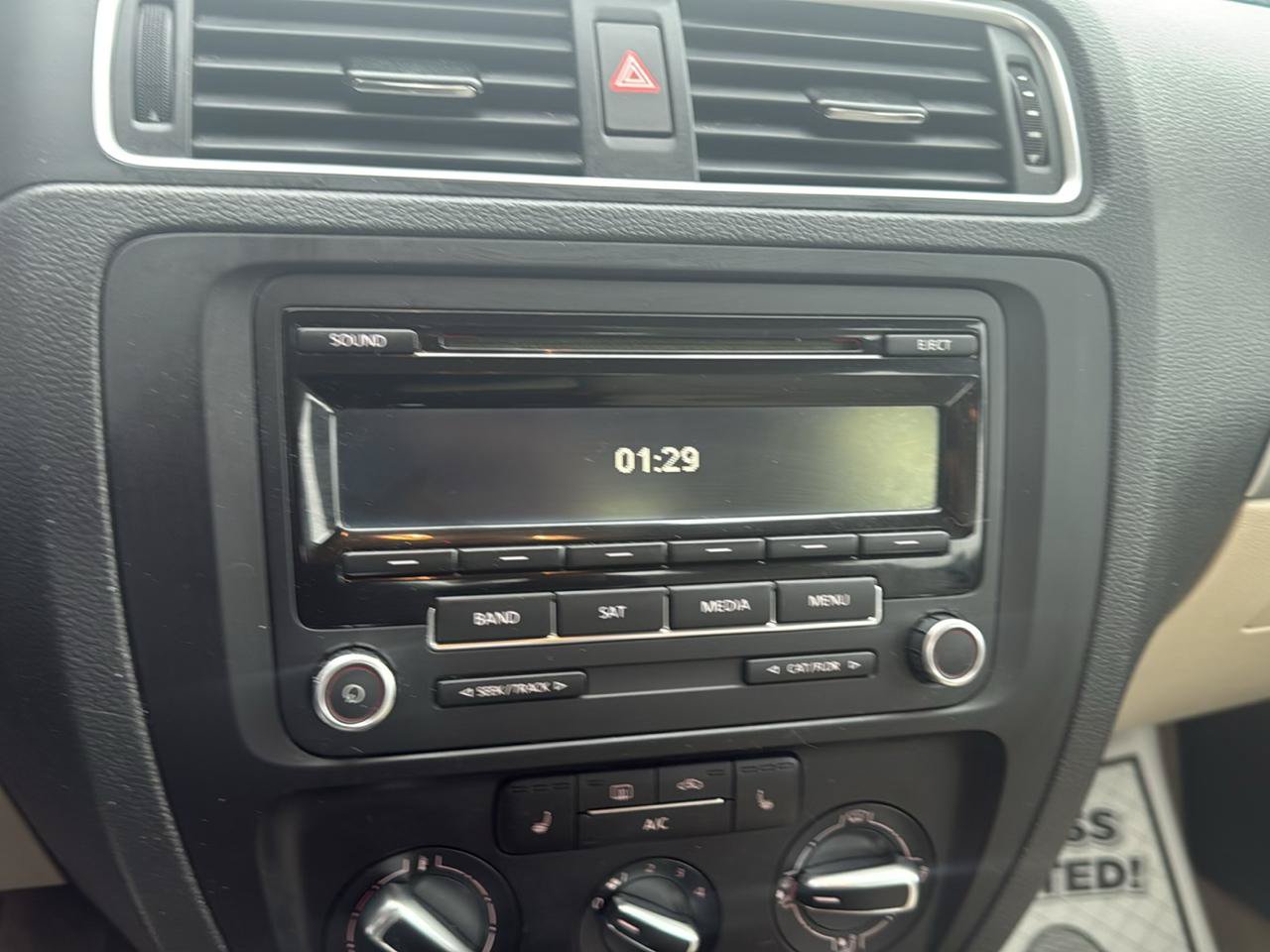 Used 2014 Volkswagen Jetta SE FWD image 17