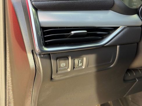 Used 2022 Cadillac XT4 Premium Luxury w/ Safety Alert Package image 25