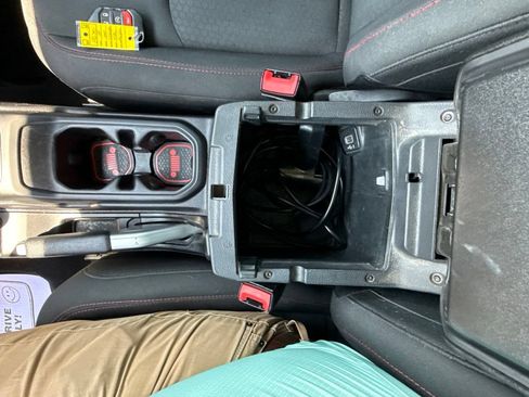 Used 2018 Jeep Wrangler Unlimited Rubicon AWD/4WD image 22