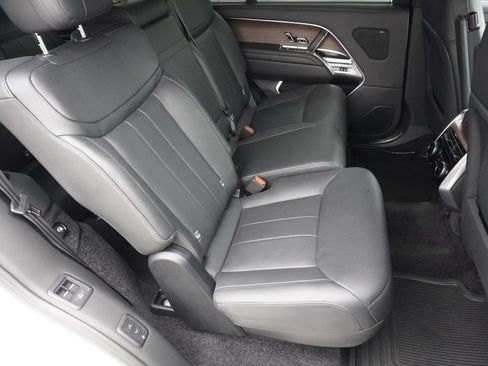 Used 2025 Land Rover Range Rover Long Wheelbase SE AWD/4WD image 27