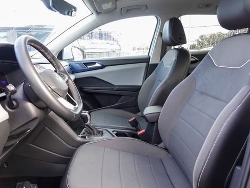 Used 2023 Volkswagen Taos SE w/ Panoramic Sunroof Package image 13