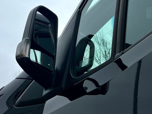 Used 2025 Mercedes-Benz Sprinter 2500 image 9