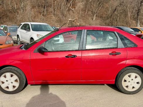 Used 2007 Ford Focus SE image 2