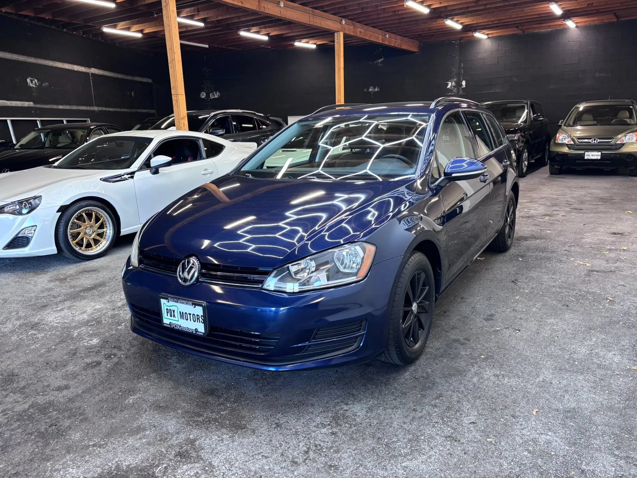 Used 2015 Volkswagen Golf S FWD image 3