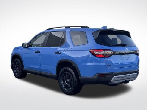 New 2025 Honda Pilot TrailSport image 9