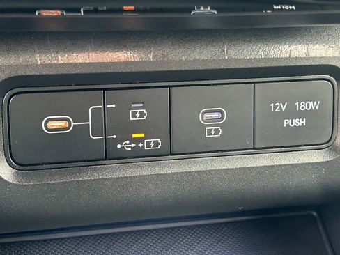 Used 2025 Hyundai Tucson Limited AWD/4WD image 18