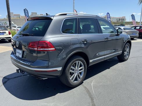 Used 2015 Volkswagen Touareg VR6 AWD/4WD image 10