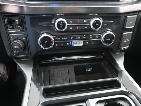 New 2026 Ford F250 Lariat w/ Black Appearance Package AWD/4WD image 9