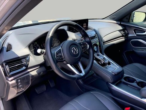 Used 2025 Acura RDX SH-AWD image 18