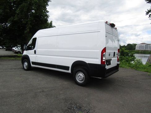 Used 2026 RAM ProMaster 2500 w/ Convenience Group FWD image 4