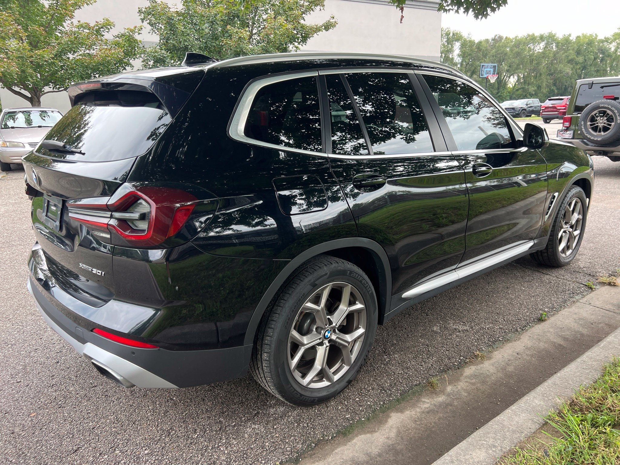 Used 2022 BMW X3 xDrive30i w/ Convenience Package AWD/4WD image 5