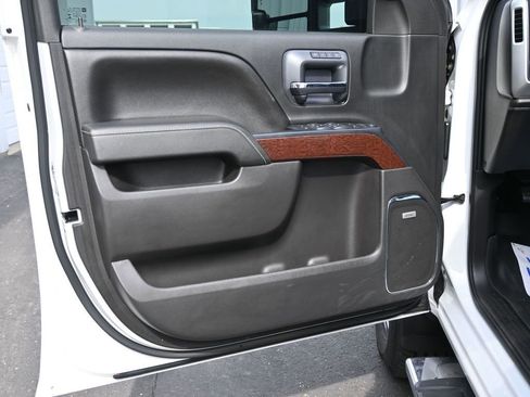 Used 2016 GMC Sierra 3500 SLT w/ Duramax Plus Package image 37