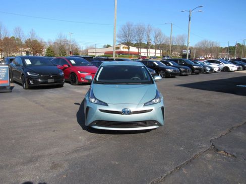 Used 2022 Toyota Prius LE image 13