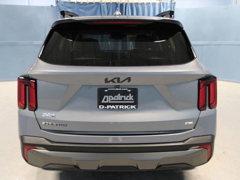 Used 2025 Kia Sorento SX AWD/4WD image 33