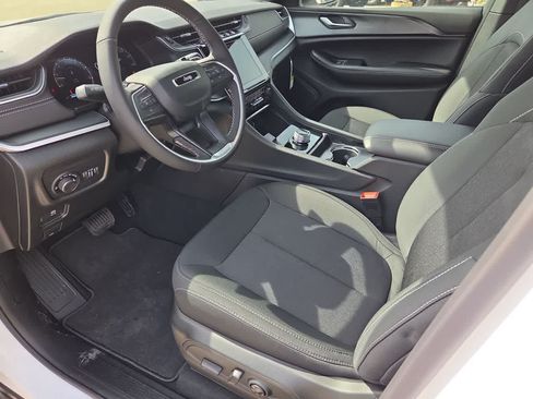 New 2026 Jeep Grand Cherokee L 2WD image 10