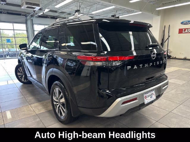 Used 2023 Nissan Pathfinder SL AWD/4WD image 13