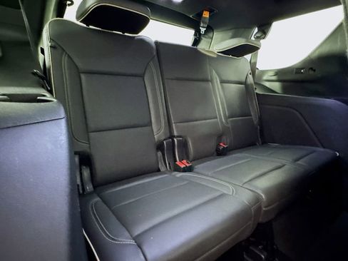 Used 2024 GMC Yukon SLT image 28