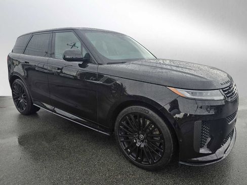 Used 2024 Land Rover Range Rover Sport image 8