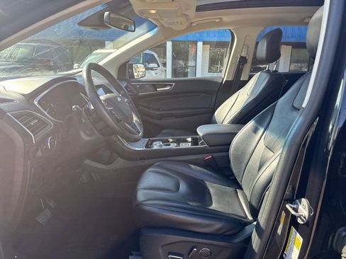 Used 2019 Ford Edge Titanium w/ Equipment Group 301A image 9