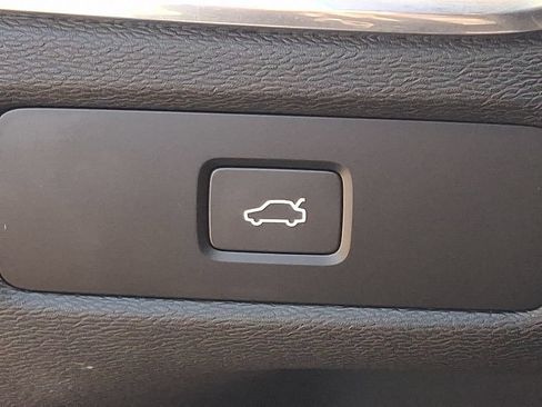 Used 2025 Volvo XC60 B5 Plus AWD/4WD image 26