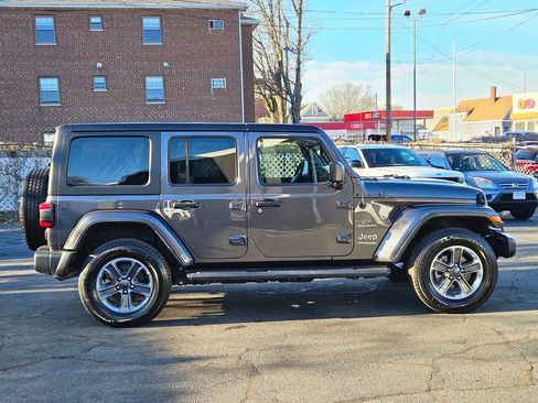 Used 2022 Jeep Wrangler Unlimited Sahara w/ Dual Top Group image 5
