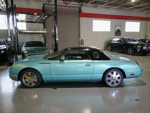 Used 2002 Ford Thunderbird RWD image 3