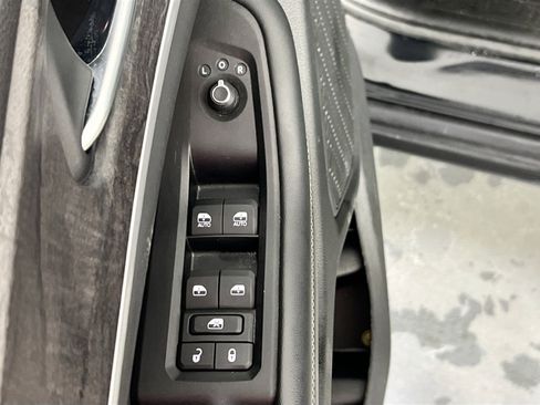 Used 2023 Jeep Grand Cherokee Limited AWD/4WD image 18