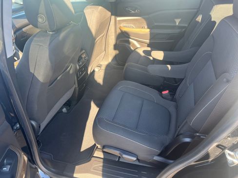 Used 2023 GMC Acadia SLE w/ Driver Convenience Package FWD image 25