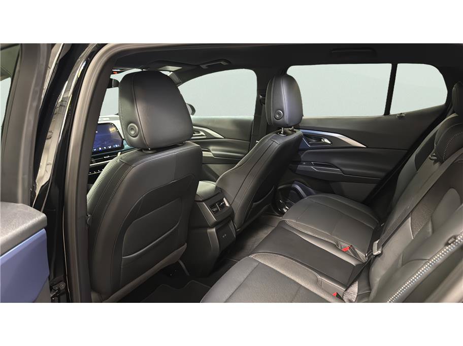 Used 2024 Chevrolet Equinox EV LT FWD image 19