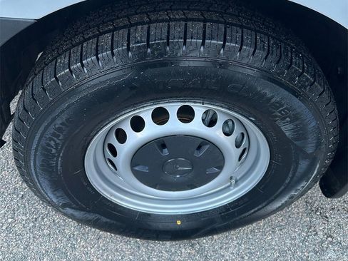 Used 2024 Mercedes-Benz Sprinter 144 Cargo w/ Acoustic Package image 8