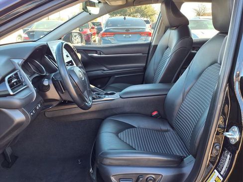 Used 2022 Toyota Camry SE image 17