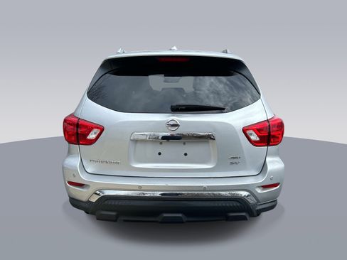 Used 2019 Nissan Pathfinder SV AWD/4WD image 4