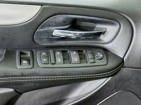 Used 2015 Dodge Grand Caravan SE w/ Quick Order Package 29E SE FWD image 20