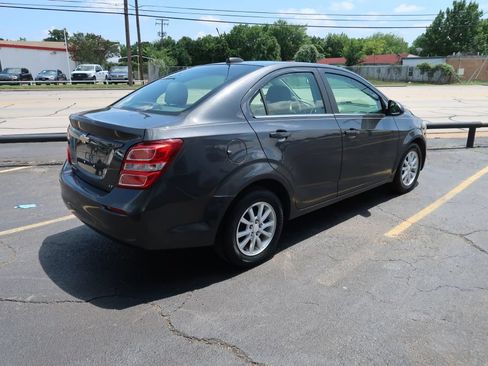 Used 2019 Chevrolet Sonic LT FWD image 3